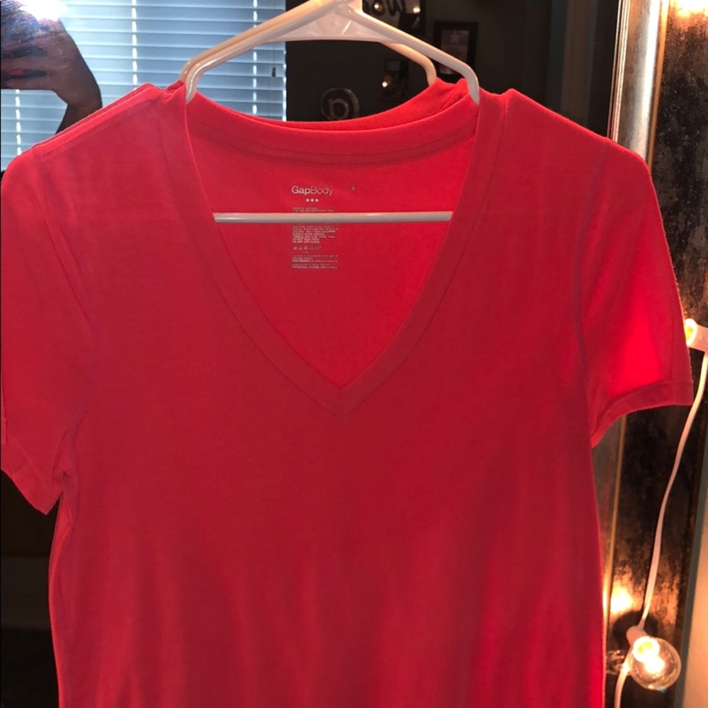 Workout v-neck